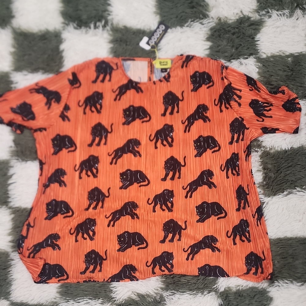 Burnt Toast NWT Midnight Strike Plisse Top (Top Only) M/L
